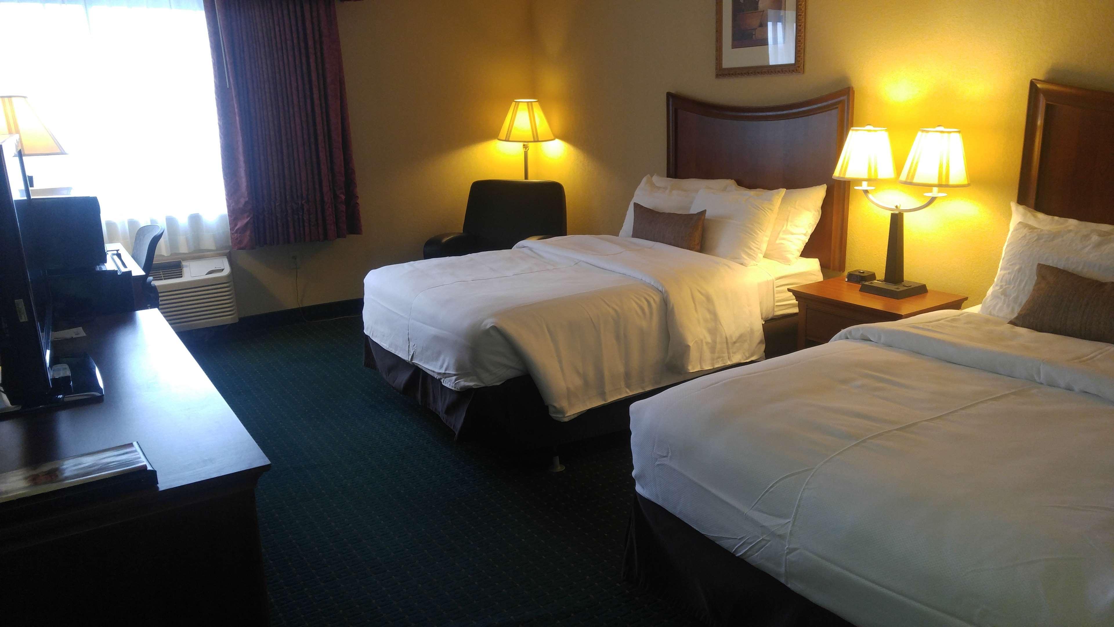 Best Western Plus Wooster Hotel & Conference Center Bagian luar foto